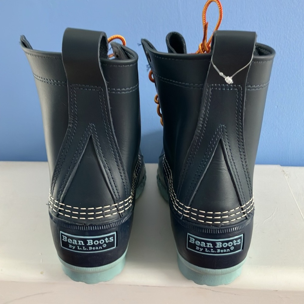 NWT - L.L. Bean Women’s 8” Navy Blue Bean Boots - Size 8 - Picture 3 of 7